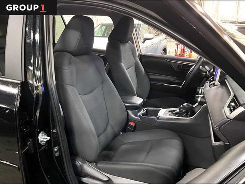 Certified 2025 Toyota RAV4 LE image 9