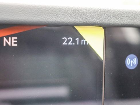 Used 2025 Lincoln Nautilus Premier image 25