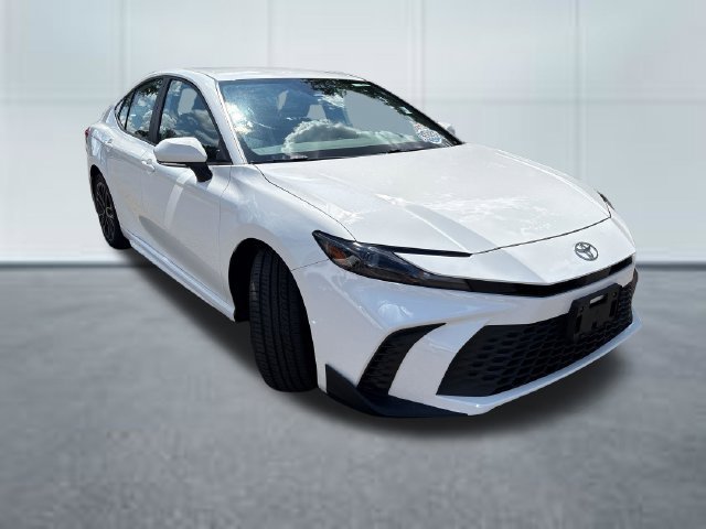 Used 2025 Toyota Camry SE FWD image 5