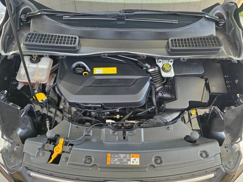 Used 2016 Ford Escape SE w/ SE Cold Weather Package AWD/4WD image 7
