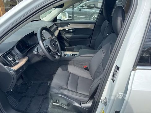Used 2025 Volvo XC90 B6 Plus AWD/4WD image 19
