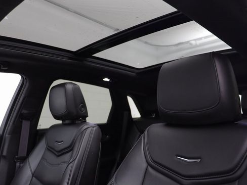 Used 2017 Cadillac XT5 Platinum w/ Driver Assist Package image 14