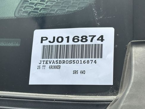 Used 2025 Toyota 4Runner SR5 AWD/4WD image 14