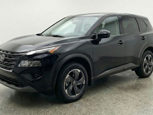 Used 2025 Nissan Rogue SV AWD/4WD image 2