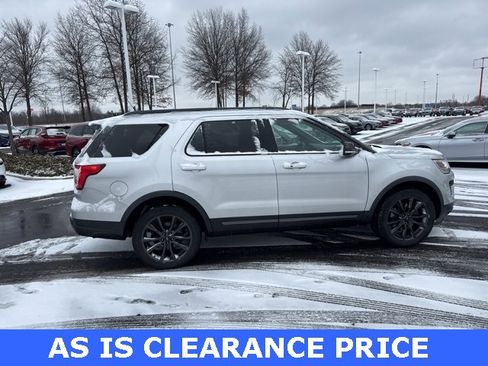 Used 2018 Ford Explorer XLT w/ Equipment Group 202A image 13