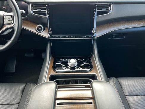 Used 2024 Jeep Grand Wagoneer L 4WD image 13