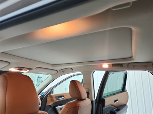 Used 2024 Nissan Pathfinder Platinum w/ Cargo Package image 23