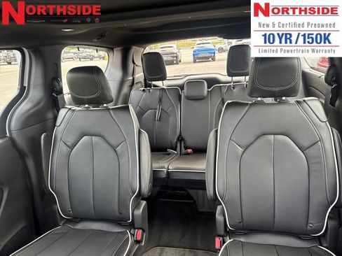 New 2026 Chrysler Pacifica Limited w/ Uconnect Theater Family Group image 15