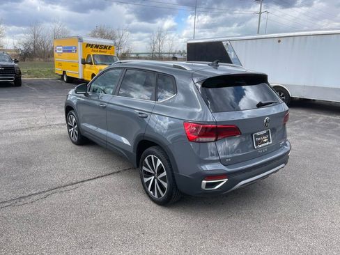 Used 2024 Volkswagen Taos SE image 5