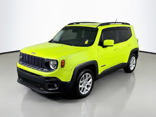 Used 2017 Jeep Renegade Latitude w/ Popular Equipment Group FWD image 3
