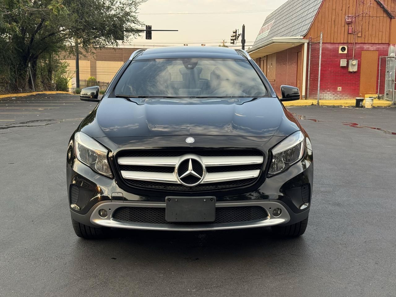 Used 2017 Mercedes-Benz GLA 250 4MATIC w/ Premium Package image 3