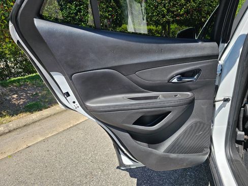 Used 2019 Buick Encore Essence image 26