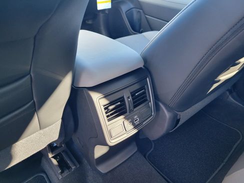 New 2026 Subaru Forester Premium AWD/4WD image 31