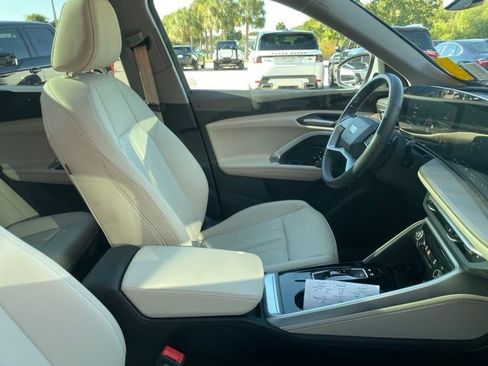Used 2025 Audi Q5 Premium w/ Convenience Package AWD/4WD image 8