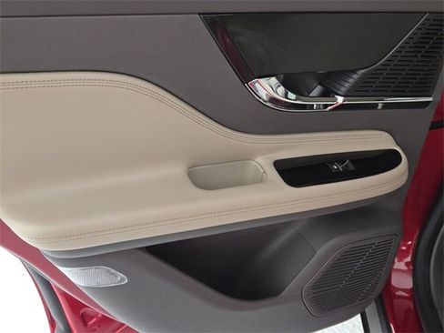 Certified 2022 Lincoln Corsair Standard w/ Equipment Group 101A image 18