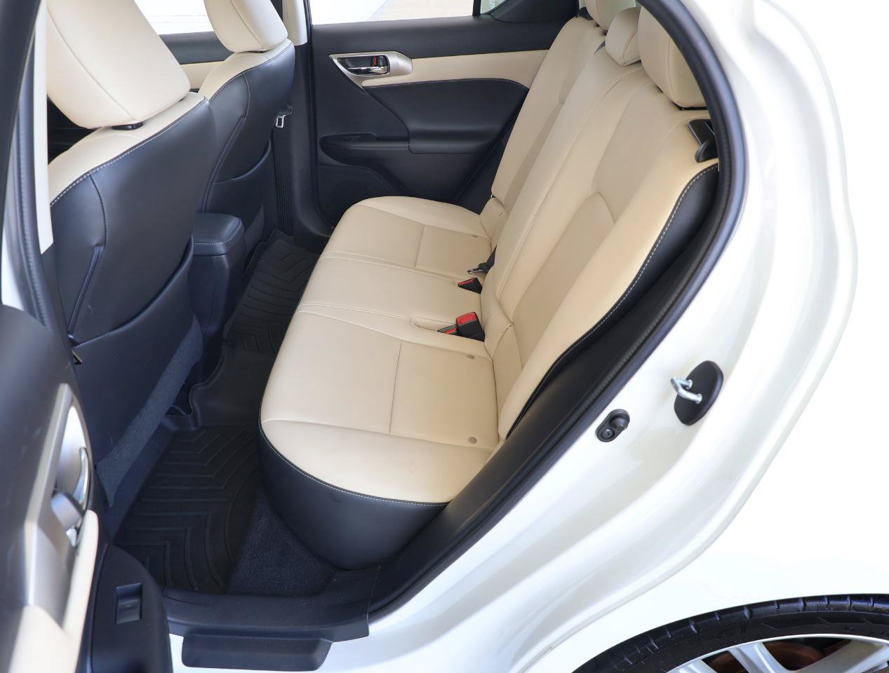 Used 2016 Lexus CT 200h w/ Seat Comfort Package FWD image 21