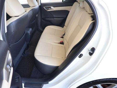 Used 2016 Lexus CT 200h w/ Seat Comfort Package FWD image 21