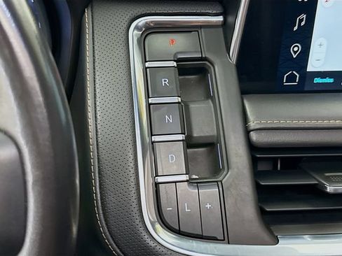 Used 2023 GMC Yukon AT4 w/ AT4 Premium Package AWD/4WD image 18