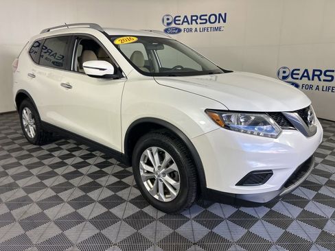 Used 2016 Nissan Rogue SV AWD/4WD image 3