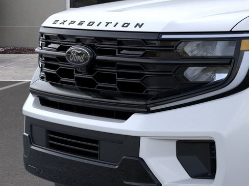 New 2026 Ford Expedition Platinum w/ Stealth Performance Package AWD/4WD image 17