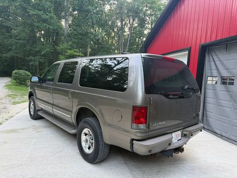 Used 2004 Ford Excursion Limited AWD/4WD image 4