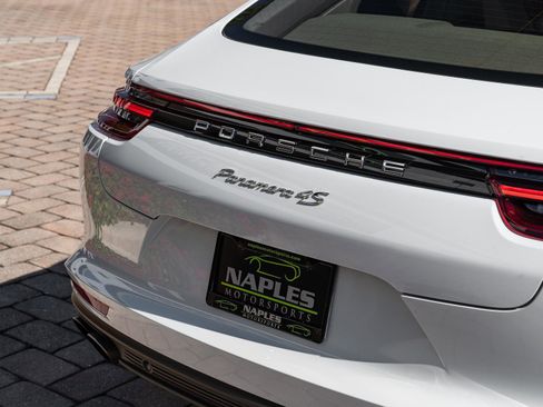 Used 2018 Porsche Panamera 4S image 27