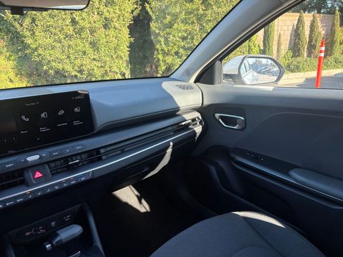 Used 2025 Kia K4 LXS image 34