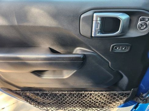 Used 2021 Jeep Gladiator Sport image 25