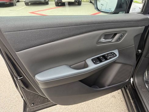 New 2026 Nissan Leaf Platinum+ image 11