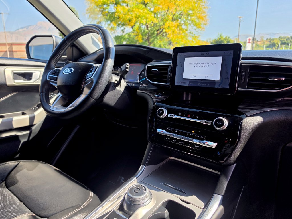 Used 2023 Ford Explorer Limited AWD/4WD image 17