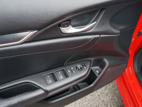 Used 2017 Honda Civic Touring image 15