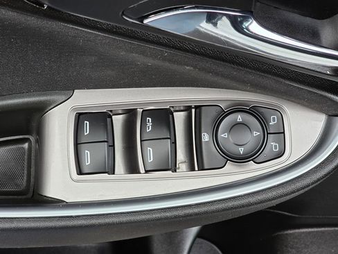 Used 2020 Chevrolet Malibu LT image 13