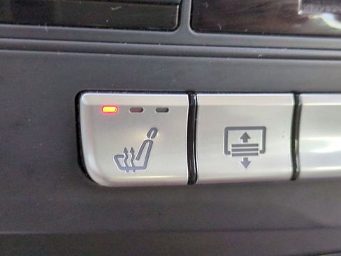 Used 2014 Mercedes-Benz E 350 4MATIC Sedan w/ Premium 1 Package image 22