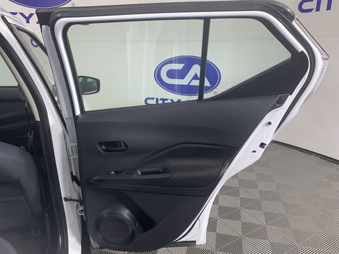 Used 2022 Nissan Kicks S image 35