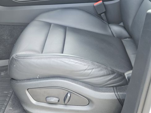 Certified 2025 Porsche Cayenne E-Hybrid image 23