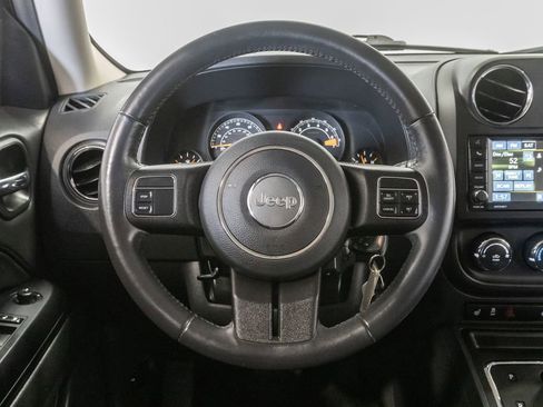 Used 2017 Jeep Patriot High Altitude AWD/4WD image 13