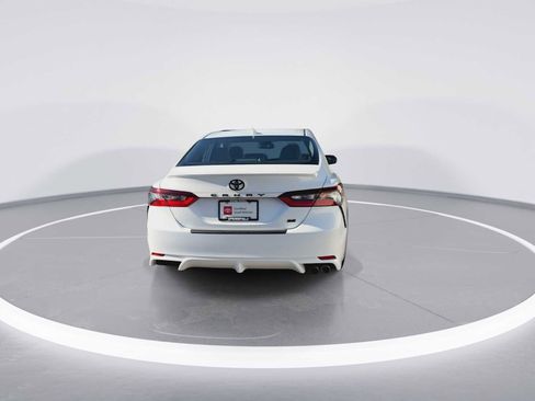 Used 2023 Toyota Camry SE w/ Cold Weather Package FWD image 7