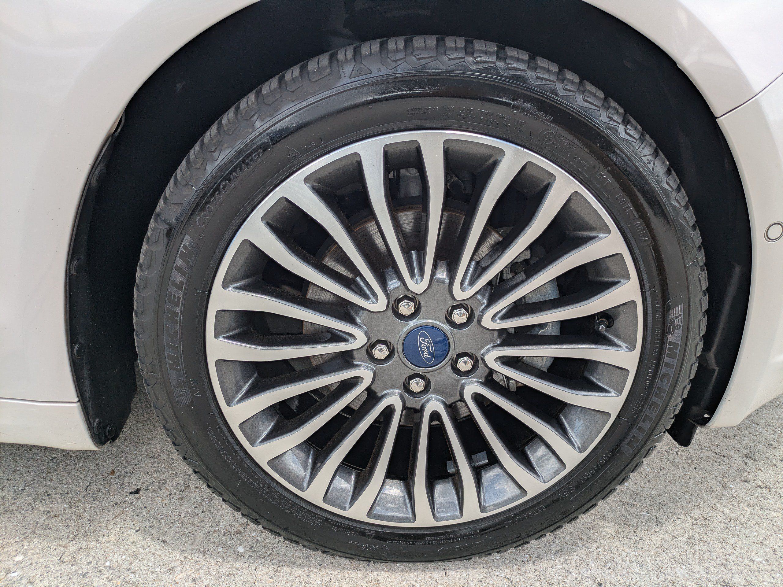 Used 2017 Ford Fusion Platinum FWD image 11