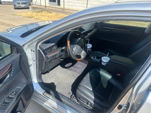 Used 2015 Lexus ES 350 w/ Luxury Package FWD image 5