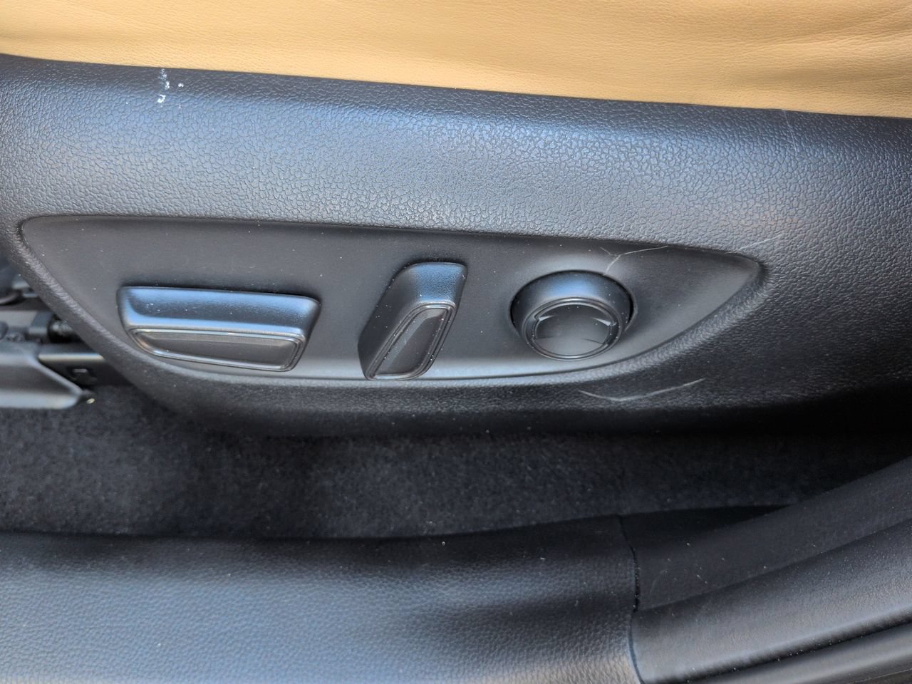 Used 2021 Toyota RAV4 XLE Premium FWD image 20