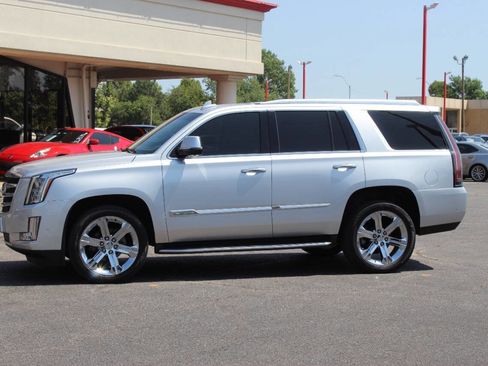 Used 2017 Cadillac Escalade Luxury image 6