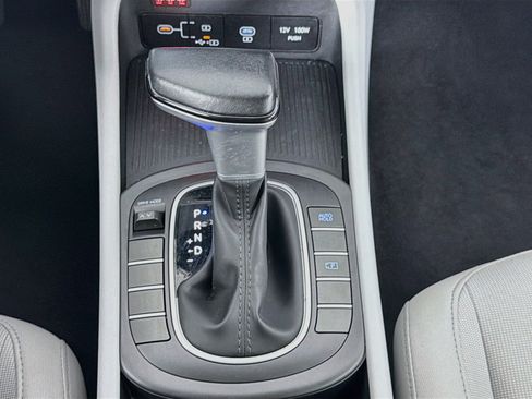 Used 2025 Hyundai Kona SEL FWD image 25