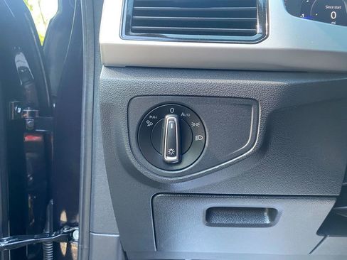 Used 2022 Volkswagen Atlas Cross Sport SE image 14