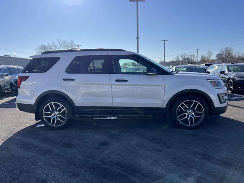 Used 2017 Ford Explorer Sport w/ Equipment Group 401A image 7
