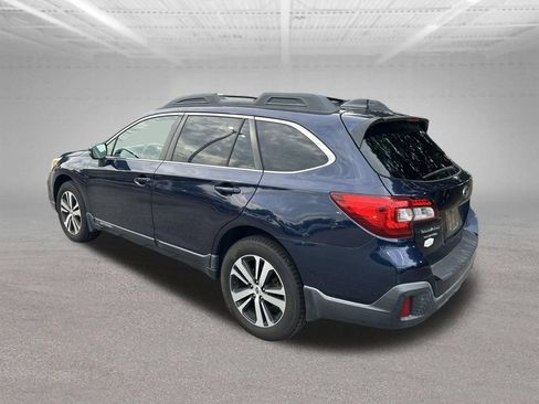 Used 2018 Subaru Outback 2.5i Limited AWD/4WD image 2