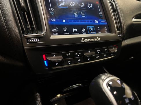Used 2018 Maserati Levante AWD/4WD image 35