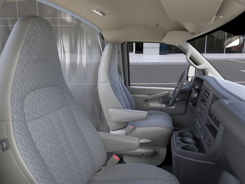 New 2026 GMC Savana 4500 w/ Power Convenience Package RWD image 37