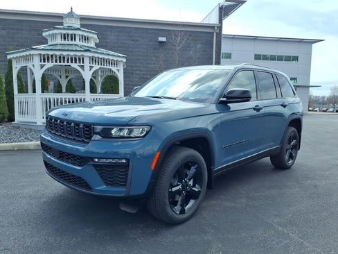 New 2026 Jeep Grand Cherokee Limited AWD/4WD image 2