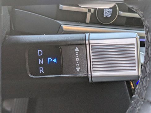 Used 2025 Hyundai Santa Fe Limited image 17