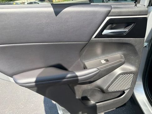 Used 2024 Mitsubishi Outlander SE AWD/4WD image 25